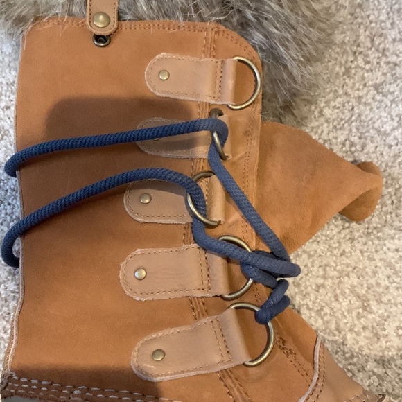 Sorel Boots - Picture 7 of 10